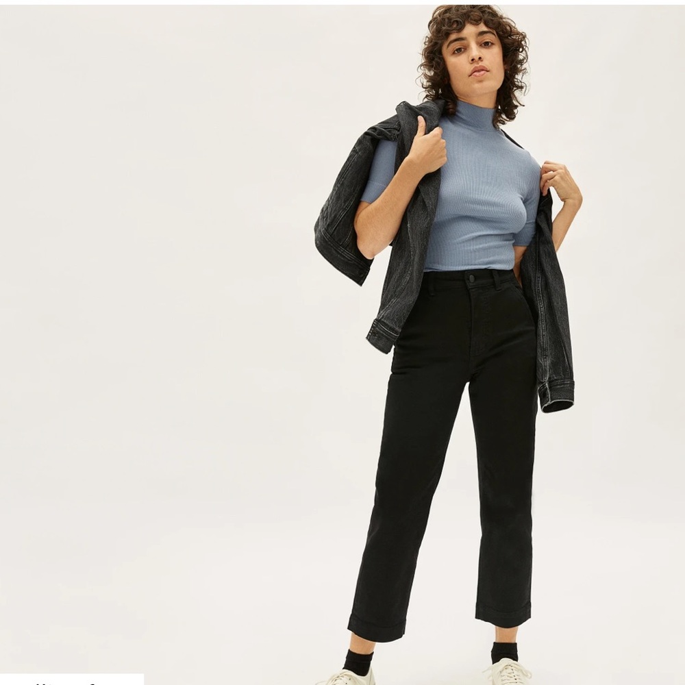 Everlane Straight-Leg Crop in Sandstone